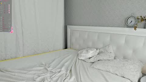 carolina_noreen online show from February 8, 10:30 am