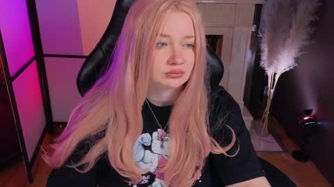 Mira online show from March 29, 1:13 pm