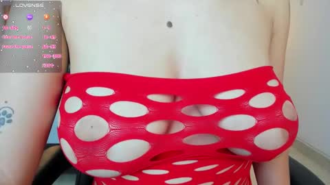 Snapshot of caroline_00403_ chatting on October 6, 7:10 pm c a r o l i n e online show from October 6, 7:10 pm