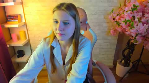 Caroline online show from February 4, 8:40 am