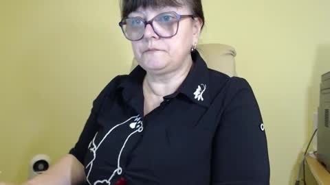 Snapshot of carolinedream_ chatting on October 10, 7:14 am CarolineDream online show from October 10, 7:14 am