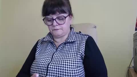 CarolineDream  online show from November 3, 6:47 am