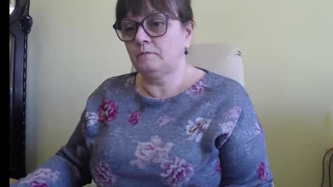 Snapshot of carolinedream_ chatting on February 27, 12:01 pm CarolineDream online show from February 27, 12:01 pm