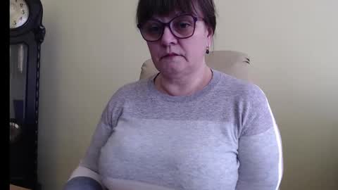 Snapshot of carolinedream_ chatting on February 24, 7:00 am CarolineDream online show from February 24, 7:00 am
