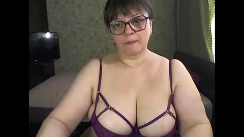 Snapshot of carolinedream_ chatting on March 8, 5:07 am CarolineDream online show from March 8, 5:07 am