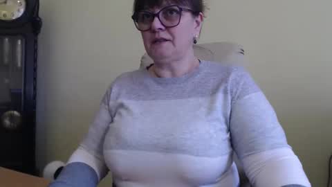 Snapshot of carolinedream_ chatting on March 10, 10:39 am CarolineDream online show from March 10, 10:39 am