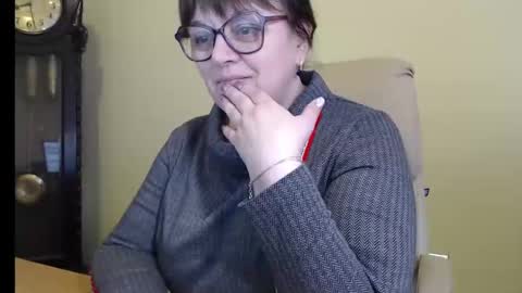 Snapshot of carolinedream_ chatting on March 4, 6:26 am CarolineDream online show from March 4, 6:26 am