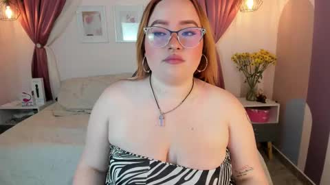 Snapshot of carolineevanss1 chatting on September 13, 7:00 am Carolinee online show from September 13, 7:00 am