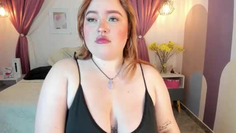 Snapshot of carolineevanss1 chatting on October 15, 5:11 am Carolinee online show from October 15, 5:11 am