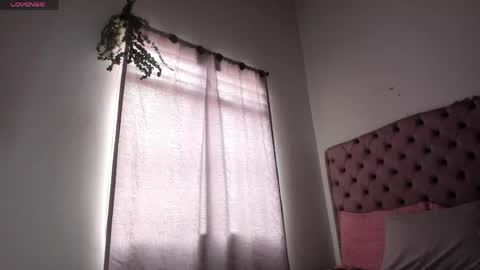 Caroline  online show from May 29, 4:16 pm