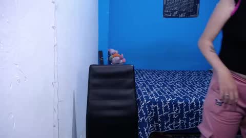 Carolinhe  online show from March 3, 7:21 pm