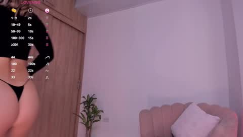 Snapshot of carolinna_ chatting on September 27, 12:25 pm carolinna_ online show from September 27, 12:25 pm