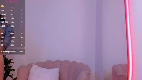 Snapshot of carolinna_ chatting on October 3, 1:19 pm carolinna_ online show from October 3, 1:19 pm