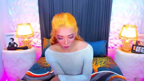 casandrawilson online show from February 11, 2:35 am