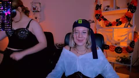 casey_meow_ online show from October 21, 9:03 am