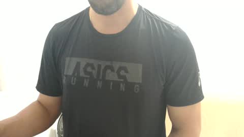Snapshot of cashmastermuscle77 chatting on January 29, 10:37 am cashmastermuscle77 online show from January 29, 10:37 am