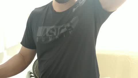 Snapshot of cashmastermuscle77 chatting on January 19, 10:17 pm cashmastermuscle77 online show from January 19, 10:17 pm