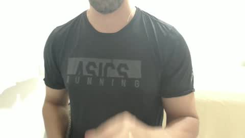 Snapshot of cashmastermuscle77 chatting on January 24, 2:39 am cashmastermuscle77 online show from January 24, 2:39 am