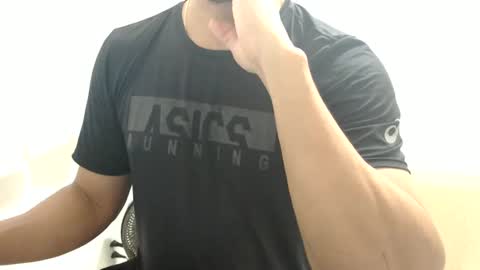 Snapshot of cashmastermuscle77 chatting on February 2, 1:02 am cashmastermuscle77 online show from February 2, 1:02 am