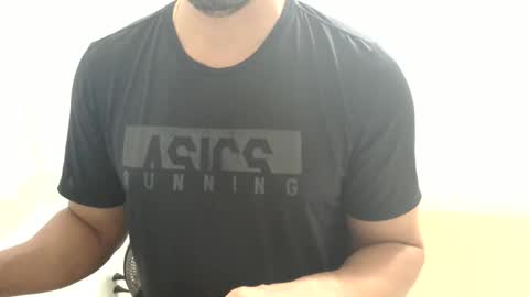Snapshot of cashmastermuscle77 chatting on February 4, 10:21 am cashmastermuscle77 online show from February 4, 10:21 am