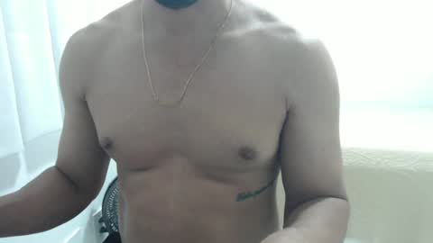 Snapshot of cashmastermuscle77 chatting on February 2, 1:52 pm cashmastermuscle77 online show from February 2, 1:52 pm