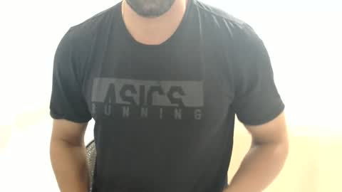Snapshot of cashmastermuscle77 chatting on February 6, 10:25 am cashmastermuscle77 online show from February 6, 10:25 am