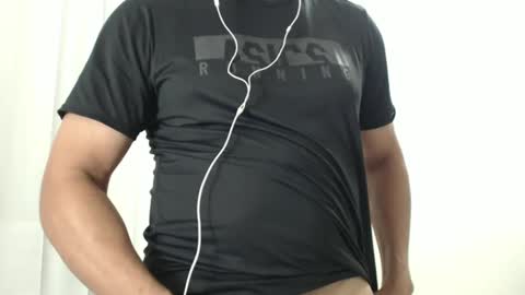 Snapshot of cashmastermuscle77 chatting on February 7, 8:31 pm cashmastermuscle77 online show from February 7, 8:31 pm