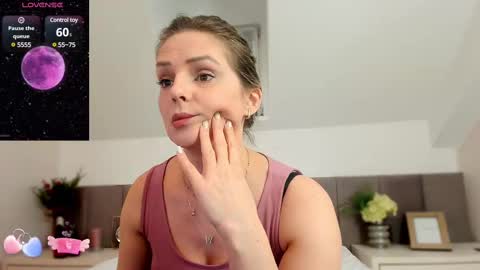 Snapshot of cassidyanne chatting on February 12, 9:42 am cassidyanne online show from February 12, 9:42 am