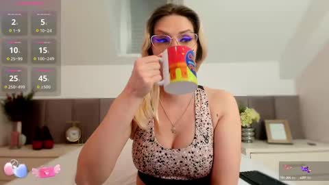 Snapshot of cassidyanne chatting on March 5, 6:44 am cassidyanne online show from March 5, 6:44 am