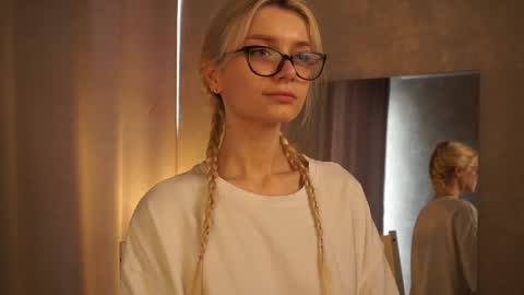 Cassie online show from March 11, 10:40 am