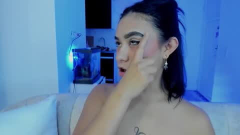 Cassie Jones online show from March 26, 10:15 pm