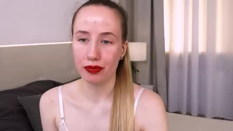 Snapshot of cassie_kelman chatting on October 5, 9:44 pm Cassie online show from October 5, 9:44 pm