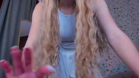 Hello my name is Cassie and my friend Nilo is also here online show from March 1, 9:51 am