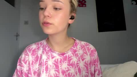 Olivia online show from May 5, 5:03 am