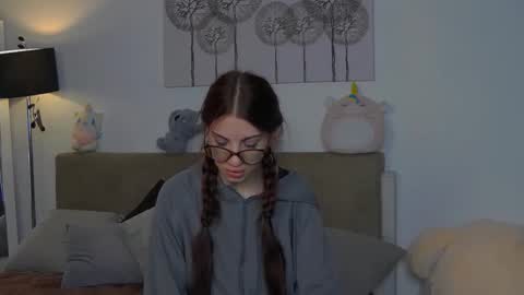 Snapshot of casskiera chatting on October 17, 4:49 am Kierie online show from October 17, 4:49 am