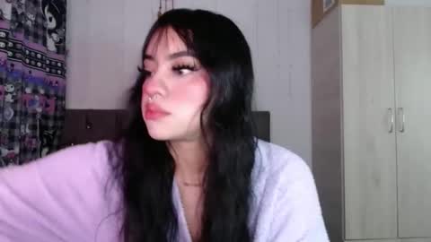 Snapshot of cat_mila_ chatting on September 16, 1:40 am Mila online show from September 16, 1:40 am