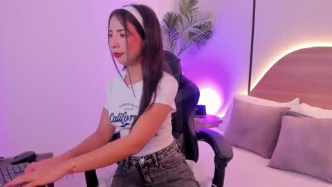 C A T E  online show from February 26, 12:52 pm