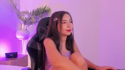 C A T E  online show from February 7, 1:03 pm