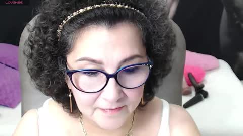 Snapshot of cataleya_mom_ chatting on March 2, 12:20 am cataleya online show from March 2, 12:20 am