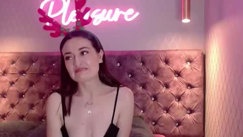 cataleyadamourx online show from December 21, 11:49 am