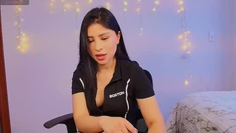 Catalina online show from December 19, 8:37 pm