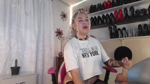 Snapshot of catalina_bruce2 chatting on October 6, 5:25 am Catalina bruce2 online show from October 6, 5:25 am