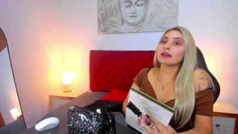 catalina_osorio online show from April 6, 11:33 am