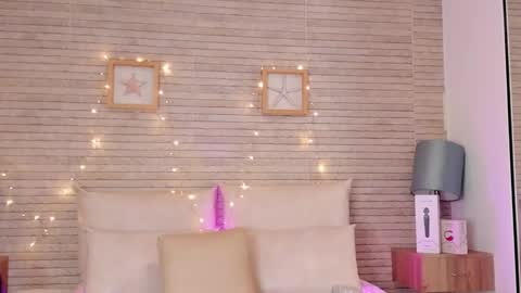 CatalinnaThompson online show from March 9, 6:21 pm