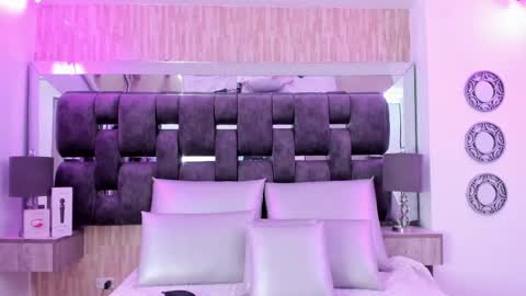 CatalinnaThompson online show from October 22, 12:07 pm