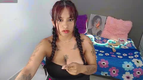 Snapshot of caterina_2 chatting on September 8, 9:25 pm Catherina online show from September 8, 9:25 pm