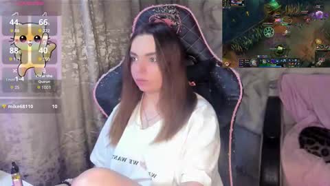 Snapshot of catisyfury chatting on October 20, 2:33 pm . . online show from October 20, 2:33 pm