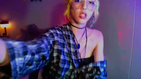 Snapshot of catkief420 chatting on September 10, 2:23 am Cat online show from September 10, 2:23 am