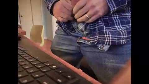 Snapshot of catmandoo21001 chatting on January 31, 7:18 pm catmandoo21001 online show from January 31, 7:18 pm
