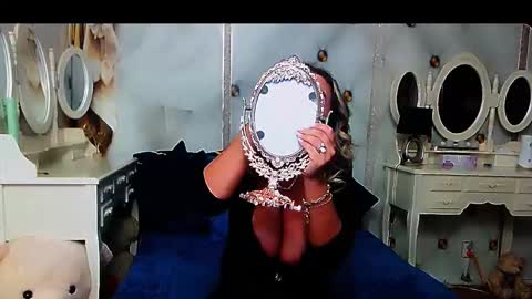 lauren online show from October 21, 9:36 am